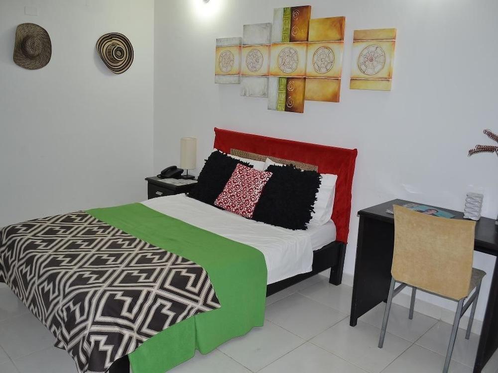 Ayenda Casa Real Hotel มอนเตริอา ภายนอก รูปภาพ