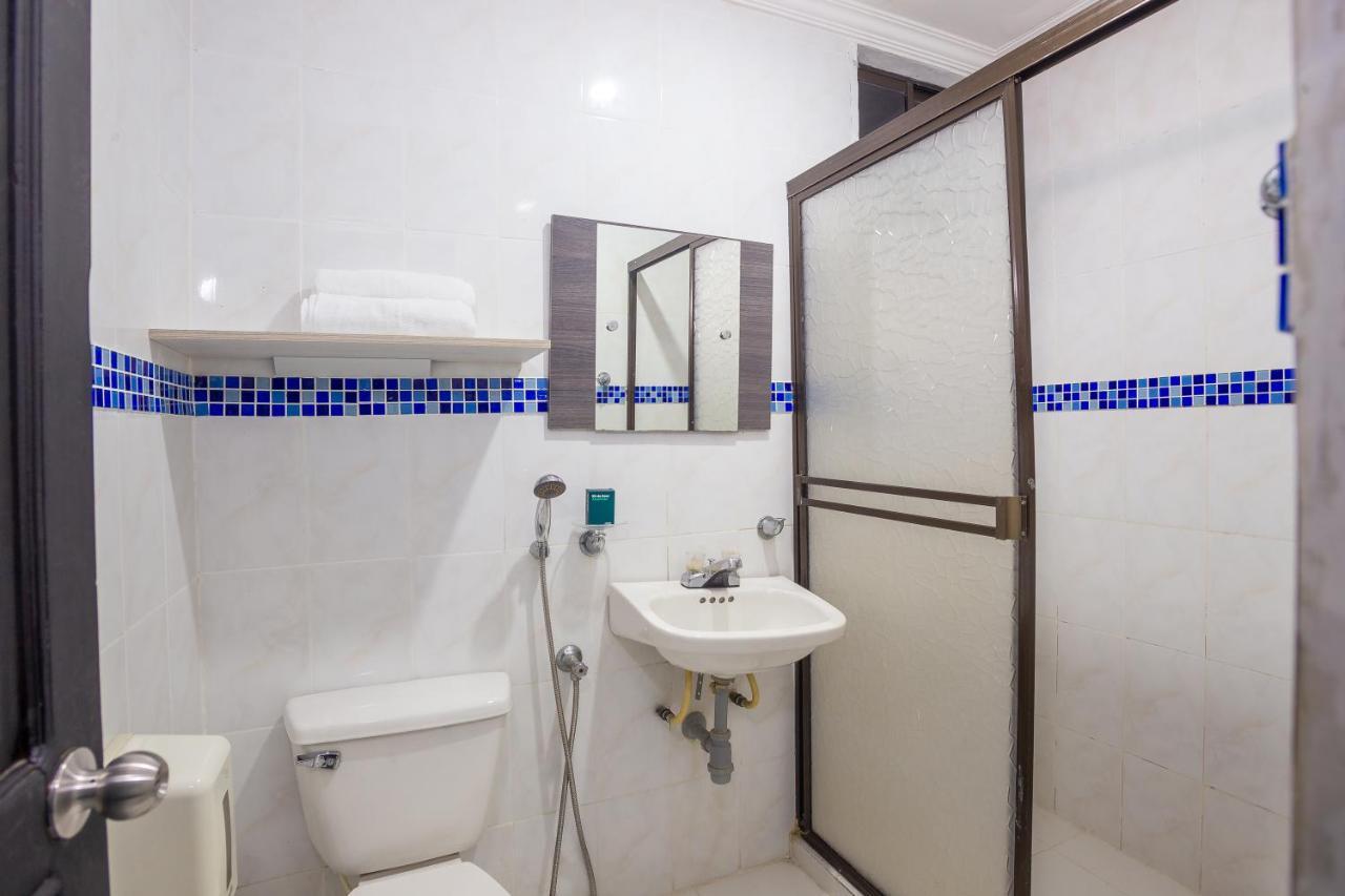Ayenda Casa Real Hotel มอนเตริอา ภายนอก รูปภาพ