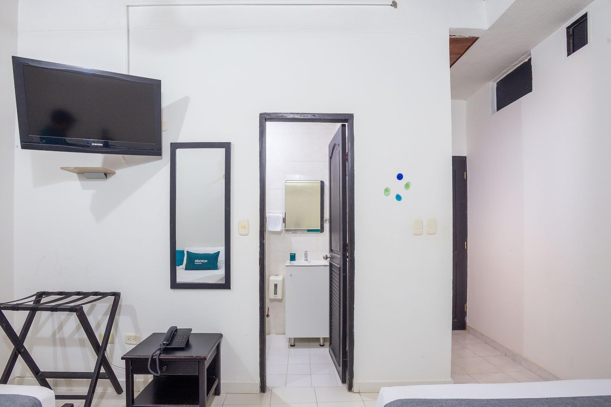 Ayenda Casa Real Hotel มอนเตริอา ภายนอก รูปภาพ