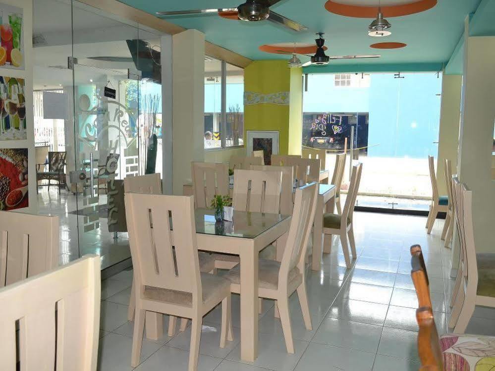 Ayenda Casa Real Hotel มอนเตริอา ภายนอก รูปภาพ